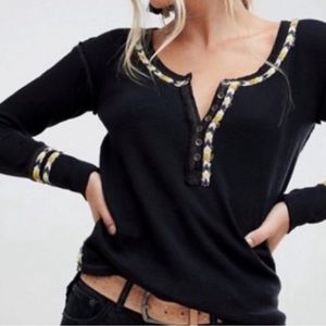 We The Free Rainbow Thermal Henley sz Medium